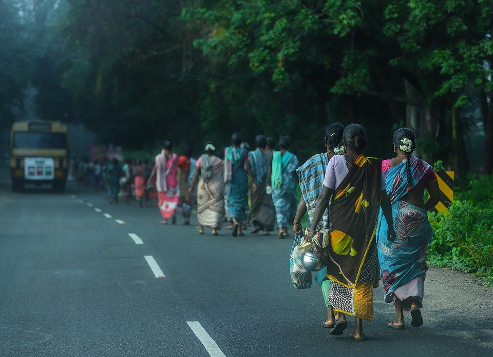 מדוע גברים מאבדים את ההגיון כשהם רואים שדיים