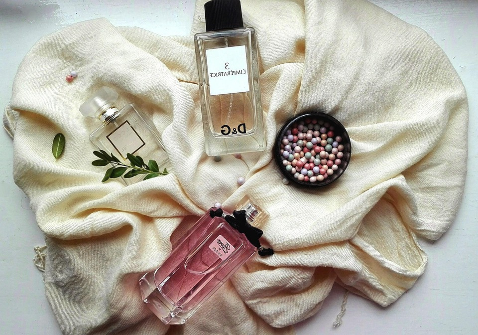 עבודה מהבית כעובדת סקס במגורים משותפים